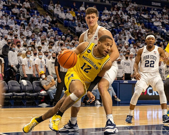 DeVante' Jones (12)