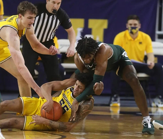 Eli Brooks (55) and Franz Wagner (21)