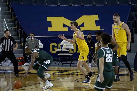 Franz Wagner (21) and Hunter Dickinson (1)