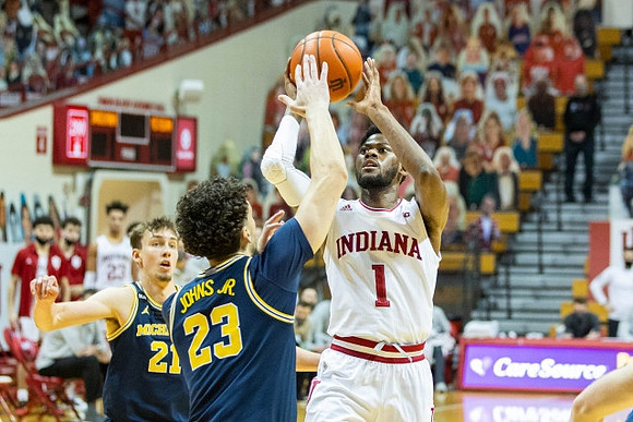 Franz Wagner (21) and Brandon Johns Jr. (23)