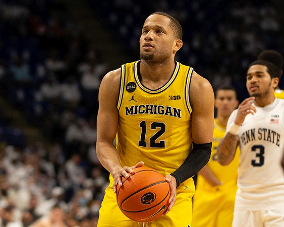 DeVante' Jones (12)