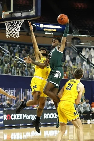 Isaiah Livers (2) and Franz Wagner (21)