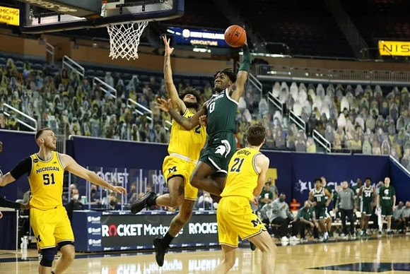 Austin Davis (51), Isaiah Livers (2), and Franz Wagner (21)