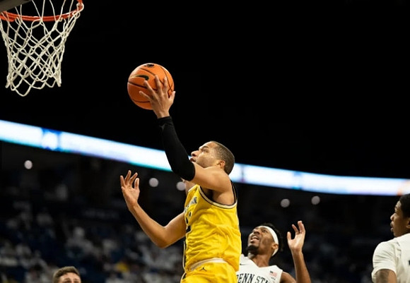 DeVante' Jones (12)