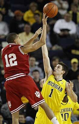 Stu Douglass (1) and Tim Hardaway Jr. (10)