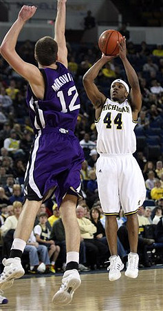 Kelvin Grady (44)