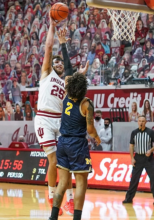 Isaiah Livers (2)