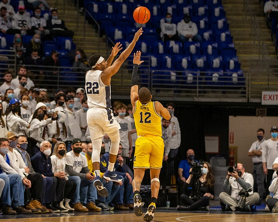 DeVante' Jones (12)