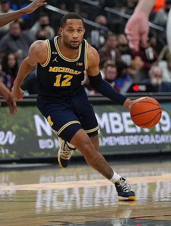 DeVante' Jones (12)