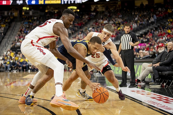 DeVante' Jones (12)