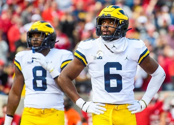 Ronnie Bell (8) and Cornelius Johnson (6)