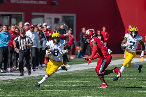 Ronnie Bell (8) and Donovan Edwards (7)