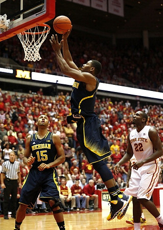 Jon Horford (15) and Glenn Robinson III (1)