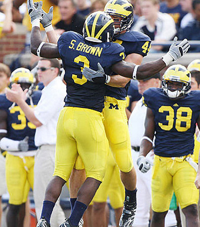 Stevie Brown (3), Mark Moundros (44), and Artis Chambers (38)