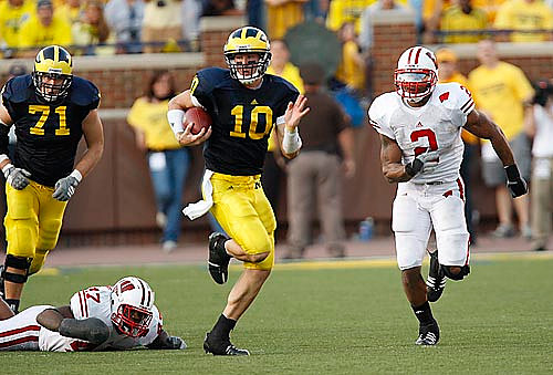 Mark Ortmann (71) and Steven Threet (10)