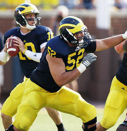 Steven Threet (10) and Stephen Schilling (52)