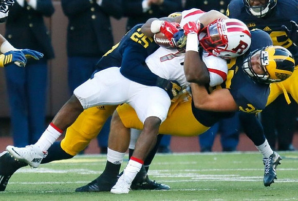 Dymonte Thomas (25) and Joe Bolden (35)