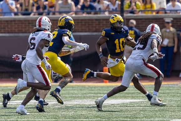 Kendrick Bell (12) and Alex Orji (10)