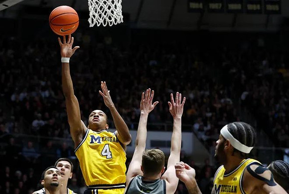 Nimari Burnett (4), Vladislav Goldin (50), and Roddy Gayle Jr. (11)