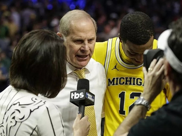 John Beilein and Muhammad-Ali Abdur-Rahkman (12)