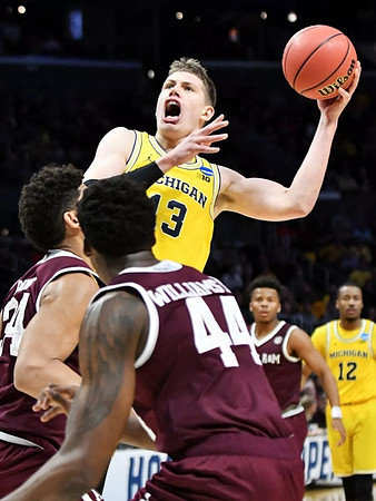 Moritz Wagner (13) and Muhammad-Ali Abdur-Rahkman (12)