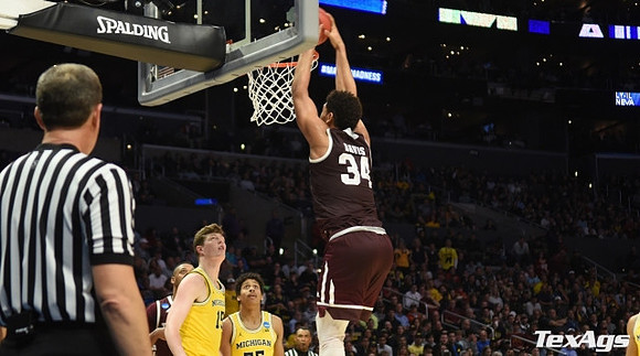 Jon Teske (15) and Eli Brooks (55)