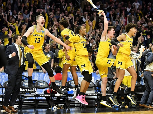 Austin Hatch (30), Moritz Wagner (13), Isaiah Livers (4), Muhammad-Ali Abdur-Rahkman (12), Jon Teske (15), and Jordan Poole (2)
