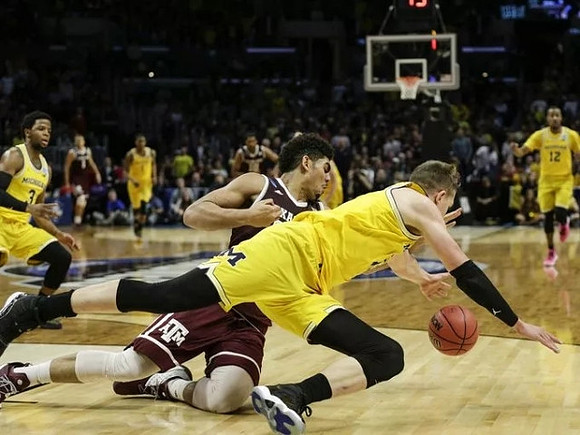 Moritz Wagner (13), Zavier Simpson (3), Charles Matthews (1), and Muhammad-Ali Abdur-Rahkman (12)