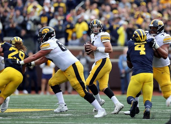 Jordan Glasgow (29) and Michael Danna (4)