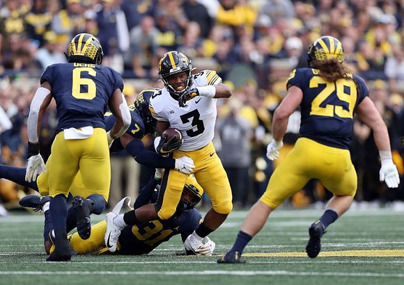 Josh Uche (6), Vincent Gray (31), and Jordan Glasgow (29)