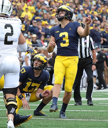 Will Hart (17) and Quinn Nordin (3)