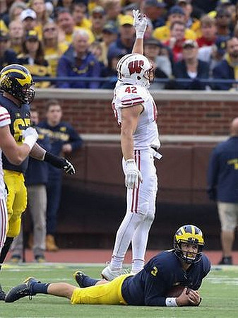 Kyle Kalis (67) and Wilton Speight (3)