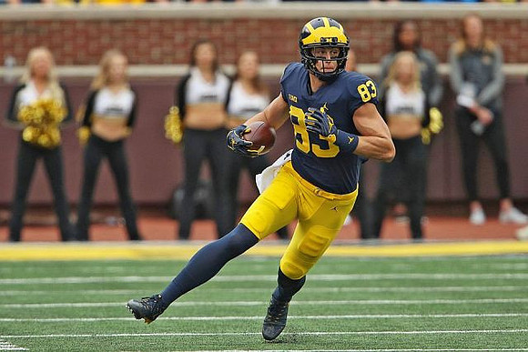 Zach Gentry (83)