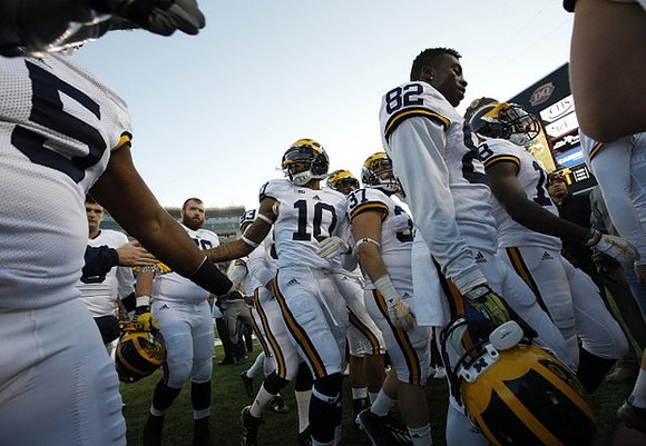 Da'Mario Jones (10) and Amara Darboh (82)