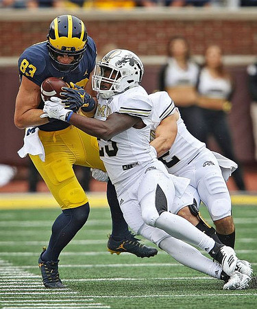 Zach Gentry (83)