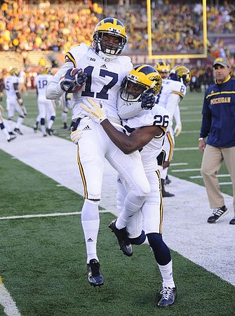 Freddy Canteen (17) and Jourdan Lewis (26)