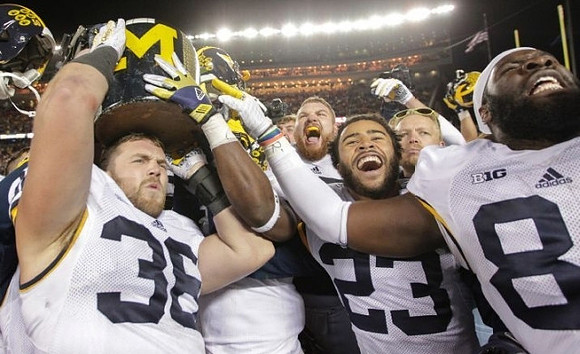 Joe Kerridge (36), Tyree Kinnel (23), and A.J. Williams (84)