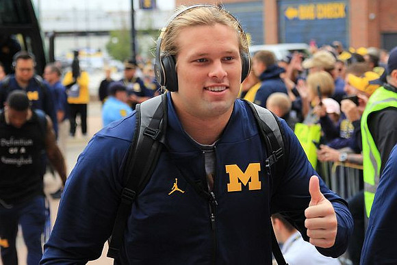 Chase Winovich (15)