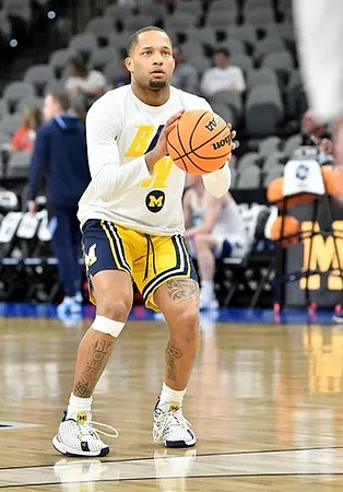 DeVante' Jones (12)
