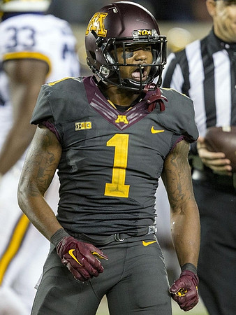 Taco Charlton (33)
