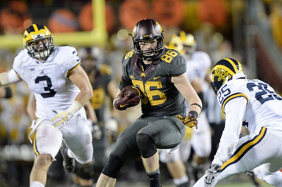 Desmond Morgan (3) and Dymonte Thomas (25)