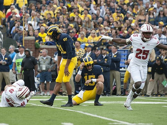 Kenny Allen (91) and Garrett Moores (15)