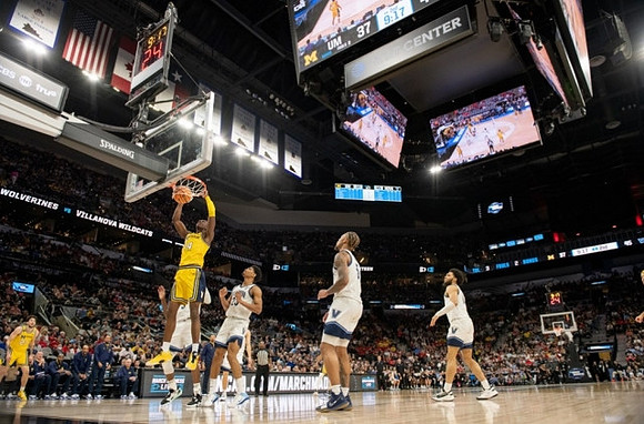 Moussa Diabate (14) and Brandon Johns Jr. (23)