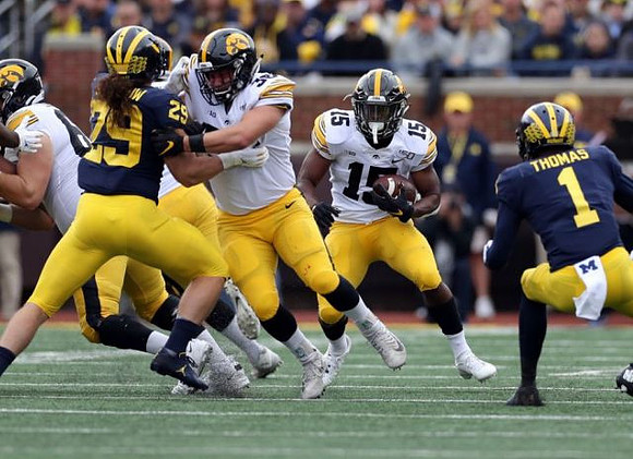 Jordan Glasgow (29) and Ambry Thomas (1)