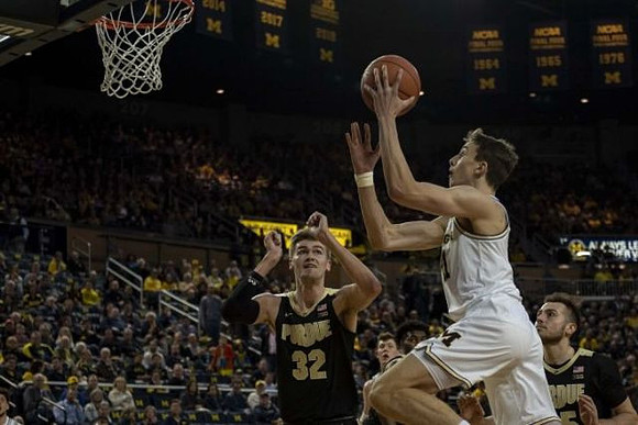 Franz Wagner (21) and Jon Teske (15)