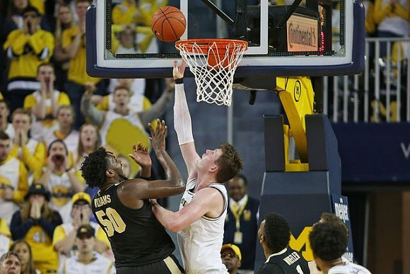 Jon Teske (15) and David DeJulius (0)