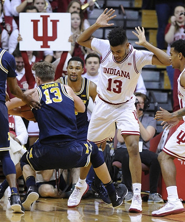 Moritz Wagner (13) and Zak Irvin (21)