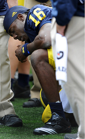 Denard Robinson (16)