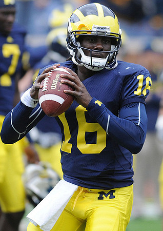 Denard Robinson (16)