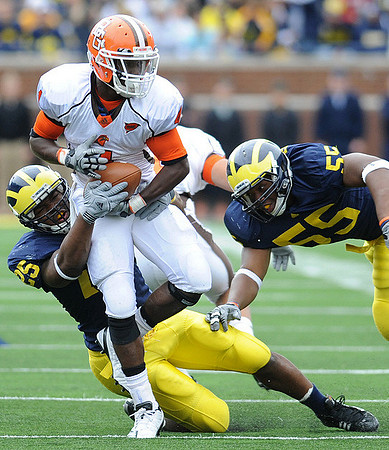 Kenny Demens (25) and Jibreel Black (55)